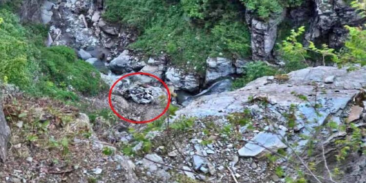 चंबा के साच पास में दर्दनाक हादसा: टैक्सी खाई में गिरी, चालक समेत 8 पर्यटकों की मौत