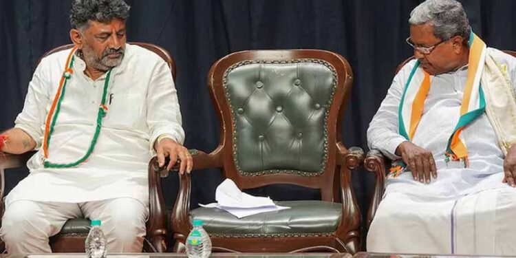 कर्नाटक में ‘बिहार फॉर्मूला’ की चर्चा, सिद्धारमैया राज्यसभा तो बेटे को मंत्री पद?