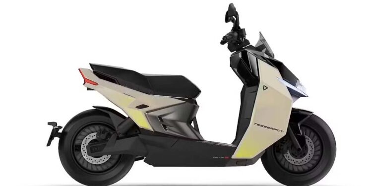 15 महीने बाद भी नहीं आया Ultraviolette Tesseract, अब 2027 तक करना होगा इंतजार