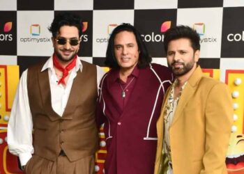 90s स्टार राहुल रॉय फिर सुर्खियों में, ‘लाफ्टर शेफ’ के सेट पर दिखे खुश