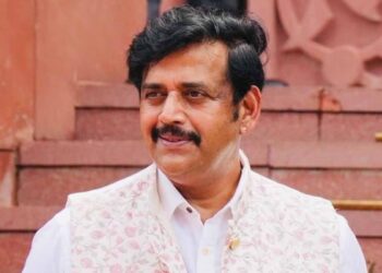 रवि किशन का ‘होम फ्रॉम वर्क’ बयान फिर चर्चा में, वायरल मीम्स पर दी मजेदार प्रतिक्रिया