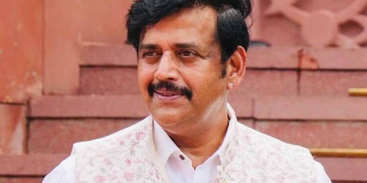 रवि किशन का ‘होम फ्रॉम वर्क’ बयान फिर चर्चा में, वायरल मीम्स पर दी मजेदार प्रतिक्रिया