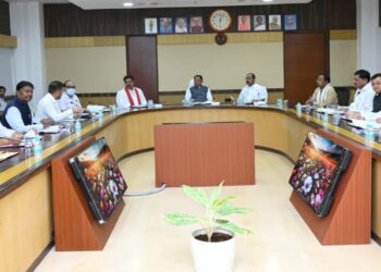 मुख्यमंत्री विष्णु देव साय की अध्यक्षता में हुई कैबिनेट बैठक, कई महत्वपूर्ण प्रस्तावों को मिली मंजूरी…..