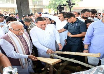 Uttarakhand News- नम आंखों से दी गई विदाई: राजकीय सम्मान के साथ पंचतत्व में विलीन हुए मेजर जनरल भुवन चंद्र खंडूड़ी, बेटे मनीष ने दी मुखाग्नि, अंतिम दर्शन को उमड़ा जनसैलाब….