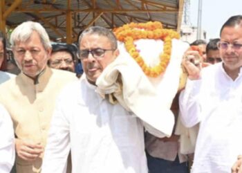 अलविदा जनरल खंडूड़ी: अंतिम यात्रा में भावुक पल, सीएम धामी ने दिया पार्थिव शरीर को कंधा, पुष्पचक्र किया अर्पित