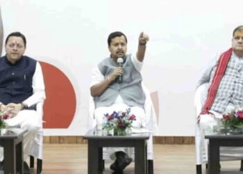 BJP अध्यक्ष का उत्तराखंड प्रवास: टपकेश्वर मंदिर में किए दर्शन, बूथ अध्यक्ष के घर पहुंचे, फिर युवाओं से संवाद