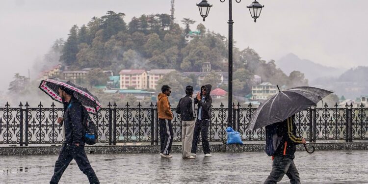 उत्तराखंड में तेज बारिश और तूफान की चेतावनी, 7 जिलों में ऑरेंज अलर्ट लागू
