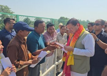 Uttarakhand News: CM धामी ने सुनी जनता की समस्याएं, अधिकारियों को दिए त्वरित समाधान और किसानों को खाद उपलब्ध कराने के निर्देश….
