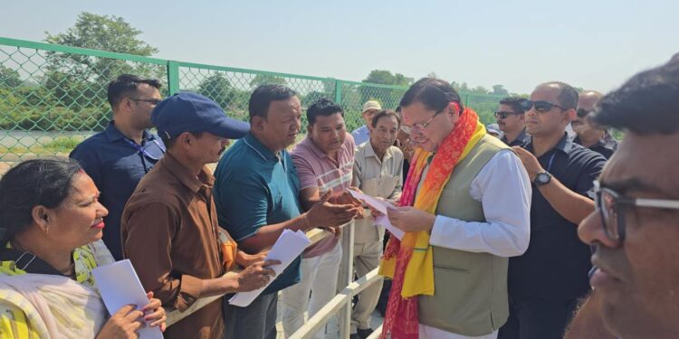 Uttarakhand News: CM धामी ने सुनी जनता की समस्याएं, अधिकारियों को दिए त्वरित समाधान और किसानों को खाद उपलब्ध कराने के निर्देश….