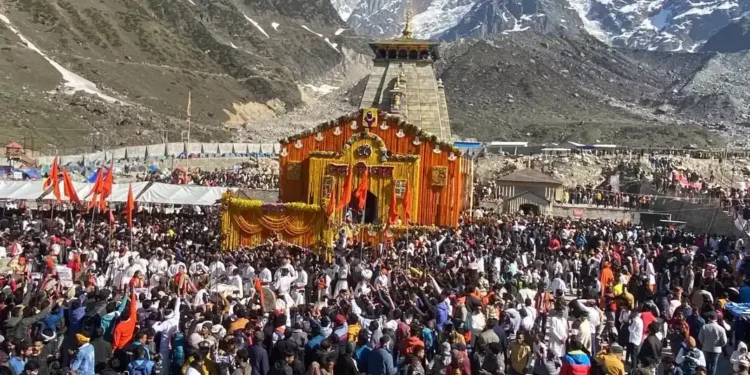 Uttarakhand News: चारधाम यात्रा में उमड़ा जनसैलाब, 25 लाख से अधिक श्रद्धालुओं ने किए दर्शन, केदारनाथ धाम में सबसे ज्यादा पहुंचे भक्त…..