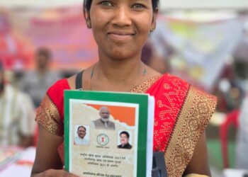 ’सुशासन तिहार में अलमा टोप्पो की वर्षों पुरानी समस्या का हुआ समाधान’, ’जनसमस्या निवारण शिविर में हाथों-हाथ मिला राशन कार्ड, परिवार को मिलेगा खाद्यान्न सुरक्षा का लाभ’…..