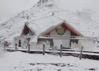 Hemkund Sahib Yatra: जो बोले सो निहाल…के जयघोष के साथ खुले हेमकुंड गुरुद्वारे के कपाट, हुई पहली अरदास