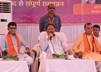 करहीबाजार समाधान शिविर में मुख्यमंत्री विष्णु देव साय ने दी विकास कार्यों की सौगात, विभिन्न योजनाओं के हितग्राहियों से किया संवाद…..