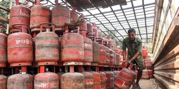 HP के बाद Bharat Gas ने भी शुरू की पुरानी सुविधा, अब आसानी से मिलेगा LPG सिलेंडर