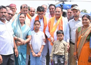 ’चिरायु योजना से मिली नई जिंदगी: समीरा और नितिन ने मुख्यमंत्री को थैंक यू कार्ड देकर जताया आभार’…..