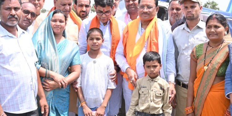 ’चिरायु योजना से मिली नई जिंदगी: समीरा और नितिन ने मुख्यमंत्री को थैंक यू कार्ड देकर जताया आभार’…..