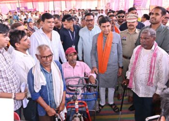 आकाशीय बिजली के हादसे के बाद टूटी उम्मीद, समाधान शिविर ने फिर जगाया जीवन का विश्वास, राजस्व मंत्री वर्मा के हाथों मिली मोटराइज्ड ट्राईसाइकिल….