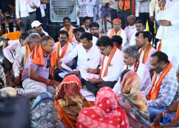 ’उप मुख्यमंत्री विजय शर्मा ने दी विकास कार्यों की बड़ी सौगात, 4.36 करोड़ रूपए लागत के सड़क पुल-पुलिया निर्माण का किया भूमिपूजन’….