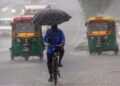 Aaj Ka Mausam: IMD का रेड अलर्ट जारी, आंधी-तूफान और भारी बारिश को लेकर बड़ी चेतावनी