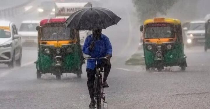 Aaj Ka Mausam: IMD का रेड अलर्ट जारी, आंधी-तूफान और भारी बारिश को लेकर बड़ी चेतावनी