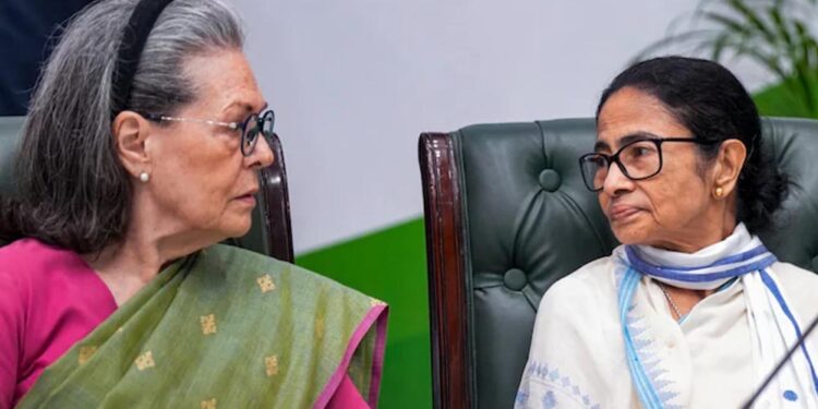 ममता चाहकर भी कांग्रेस में TMC का विलय नहीं करा पाएंगी? एक्सपर्ट ने बताई संवैधानिक और कानूनी वजहें