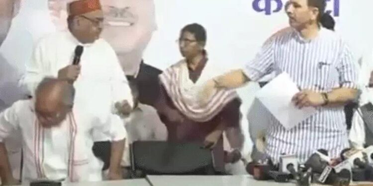 MP कांग्रेस में कुर्सी को लेकर चर्चा तेज, दिग्विजय सिंह का VIDEO वायरल; जीतू पटवारी ने दी सफाई