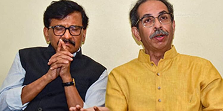 15 करोड़ का ऑफर और UBT में बड़ी टूट! 6 सांसद दिल्ली पहुंचे, क्या उद्धव के चाणक्य ने पलट दी बाजी?