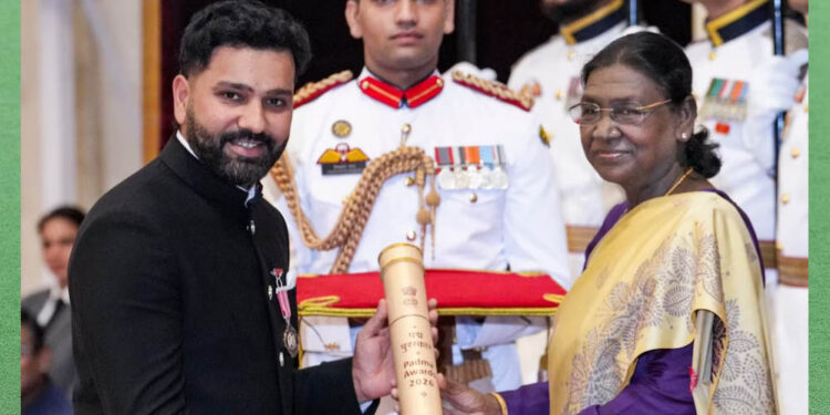 टीम इंडिया के कप्तान रोहित शर्मा को पद्मश्री, राष्ट्रपति भवन में हुआ सम्मान