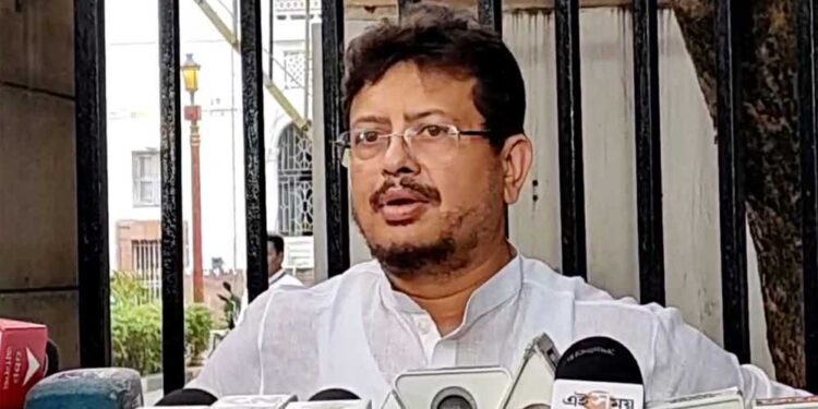 बंगाल राजनीति में बड़ा उलटफेर, 58 विधायकों ने ऋतब्रत को अपना नेता माना