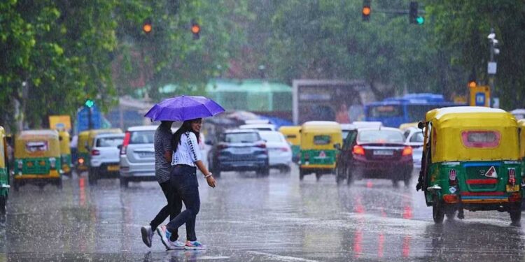 मुंबई में मौसम का डबल अटैक! आंधी-तूफान और झमाझम बारिश का अलर्ट, मॉनसून पर बड़ा अपडेट