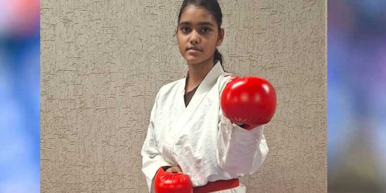 स्टेट में चमकी विंध्य की काव्या, अब नेशनल कराटे चैंपियनशिप में गोल्ड पर नजर