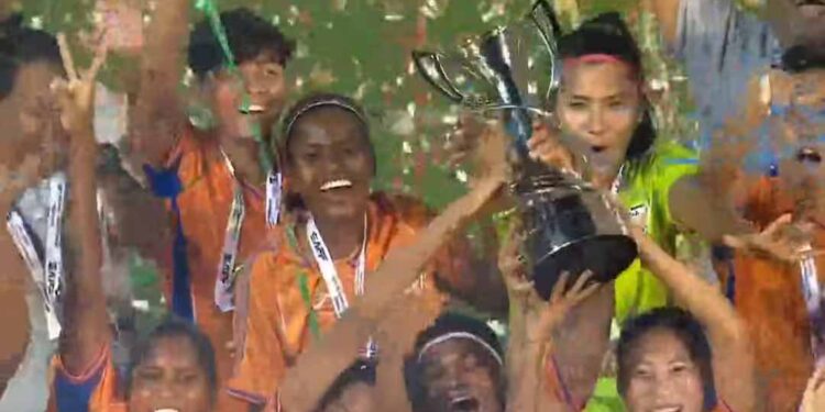 भारत की महिला फुटबॉल टीम बनी SAFF चैंपियन, बांग्लादेश को हराकर 7 साल का इंतजार खत्म