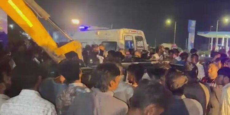 मोरबी में दर्दनाक सड़क हादसा, चराडवा गांव के पास 5 लोगों की मौत, बाइक सवार घायल