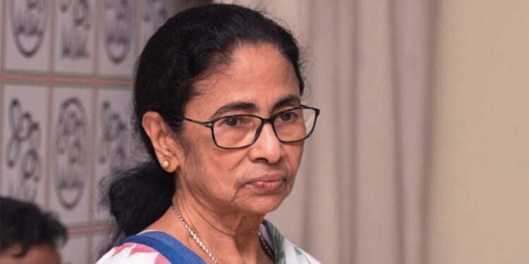 बंगाल के बाद अब दिल्ली में सियासी हलचल, TMC में बगावत की आहट से बढ़ी ममता की चिंता