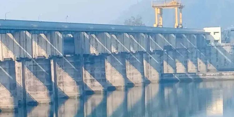 देश के जलाशयों में तेजी से घटा पानी, 22 दिनों में 12% स्टॉक कम होने से संकट गहराया