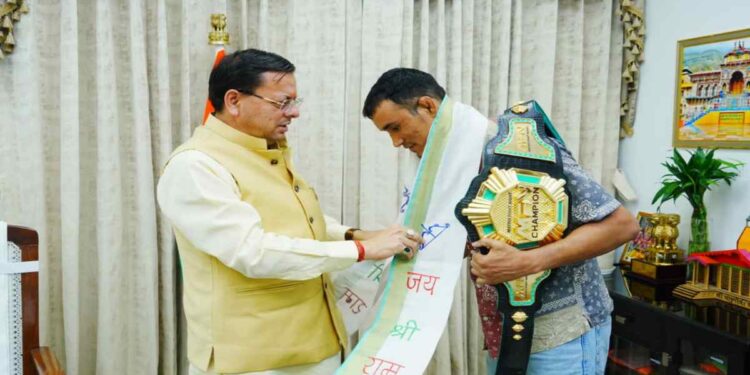 Uttarakhand News: मुख्यमंत्री पुष्कर सिंह धामी ने दिगंबर सिंह रावत को लाइटवेट विश्व चैम्पियन बनने पर दी बधाई, कहा- अपनी प्रतिभा, कठिन परिश्रम और…