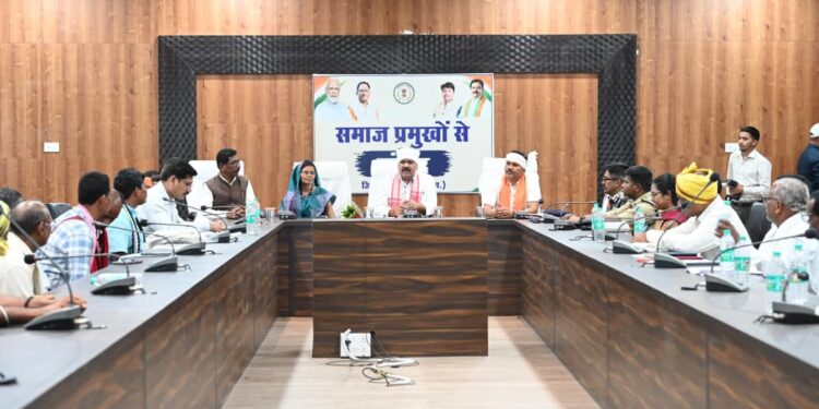 नक्सल मुक्त बस्तर के नव निर्माण में समाज निभाए अग्रणी भूमिका : उप मुख्यमंत्री विजय शर्मा…..