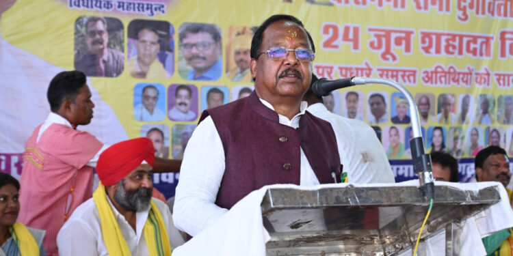 रानी दुर्गावती और शहीद वीर नारायण सिंह आदिवासी समाज के शौर्य और साहस का प्रतीक: मंत्री रामविचार नेताम….