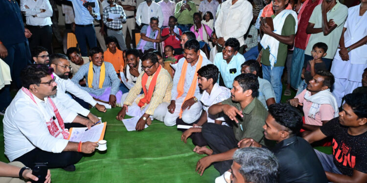 किसकोड़ो, जहां कभी लगती थी नक्सलियों की चौपाल, वहीं उप मुख्यमंत्री शर्मा ने लगाई जनचौपाल….