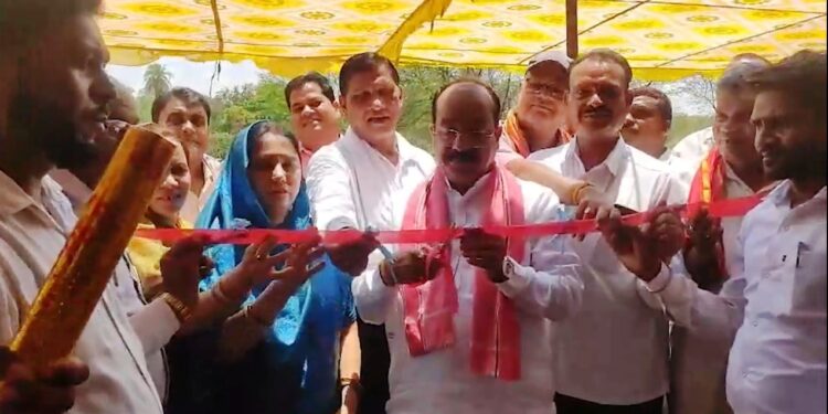 उप मुख्यमंत्री अरुण साव ने व्यावसायिक परिसर का किया लोकार्पण….