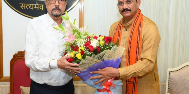 राज्यपाल रमेन डेका से स्वास्थ्य एवं परिवार कल्याण मंत्री जायसवाल ने की भेंट……