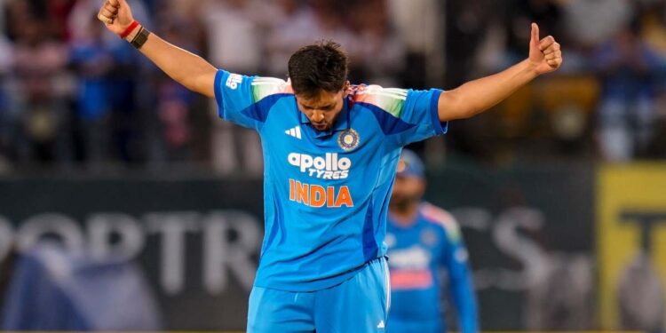 वॉशिंगटन सुंदर बाहर, हर्ष दुबे की एंट्री; लॉर्ड्स वनडे से पहले बदली टीम इंडिया की रणनीति