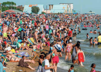 Heatwave in UK: दो महीने में 2700 मौतें, हीटवेव ने बढ़ाई चिंता, यूरोप में सऊदी जैसी गर्मी के हालात