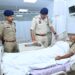 पुलिस कमिश्नर संजीव शुक्ला ने अस्पताल पहुंचकर घायल पुलिस जवानों का जाना हाल…..