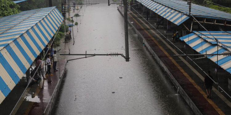 Mumbai Rain Alert: नहीं थम रही बारिश, अंधेरी सबवे बंद, ठाणे समेत कई इलाकों के लिए IMD का अलर्ट