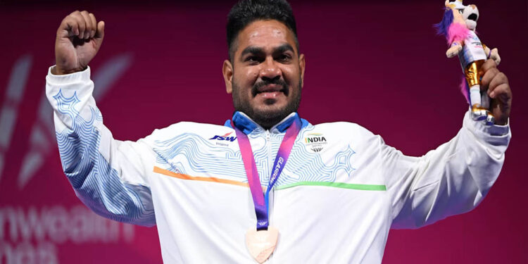 सब्जी बेची, ई-रिक्शा चलाया… अब CWG में भारत को दिलाया पहला मेडल, जानिए कौन हैं झंडू कुमार