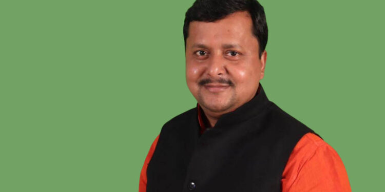 ‘व्यापक हितों को प्राथमिकता देते हुए छोड़ा पद’: धर्मेंद्र प्रधान के इस्तीफे पर नितिन नवीन का बड़ा बयान