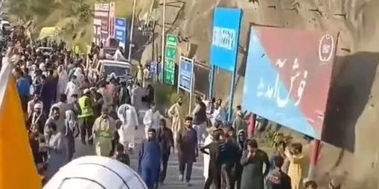 PoK में चुनावी हिंसा का खूनी खेल! ‘रावलकोट में लाशें ही लाशें…’, धांधली के आरोपों के बीच मचा बवाल