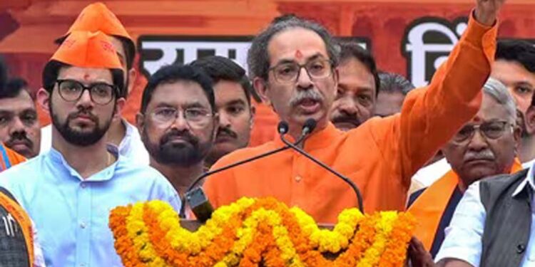 शिंदे गुट में शिवसेना UBT के 6 सांसदों के विलय को मंजूरी, कोर्ट जाएगा मामला