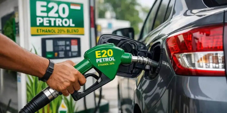 E20 पेट्रोल पर बड़ा खुलासा! 53% कार मालिकों ने बताया फेल, 66% ने कहा- माइलेज हुआ कम